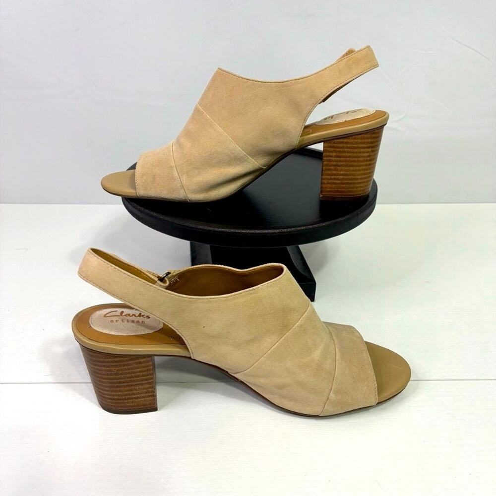 Clarks Artisan Beige Suede Heels with Chunky Wooden Heel Size 8.5
